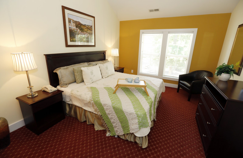 Guest room at King's Creek Plantation.