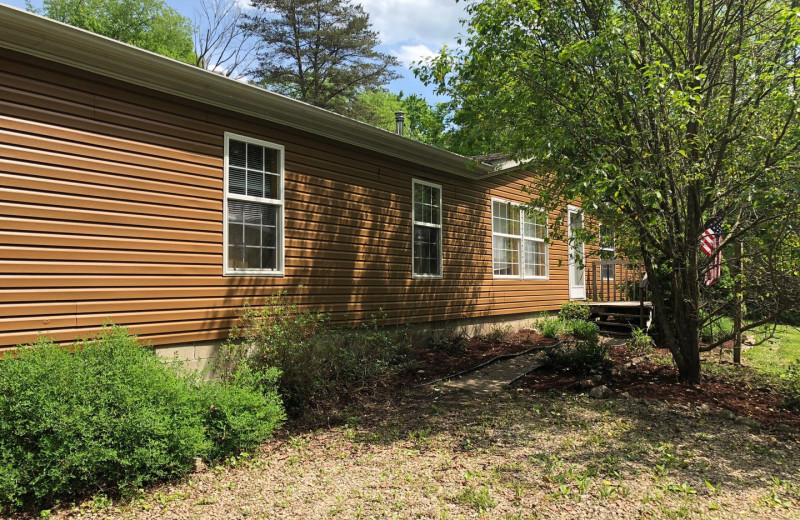 Cabin exterior at 1st Choice Cabin Rentals.