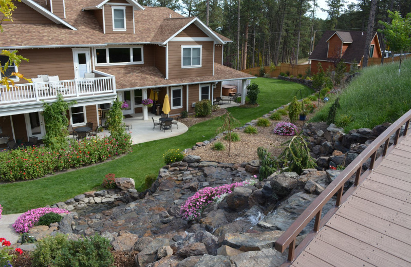 Exterior view of Summer Creek Inn & Spa.