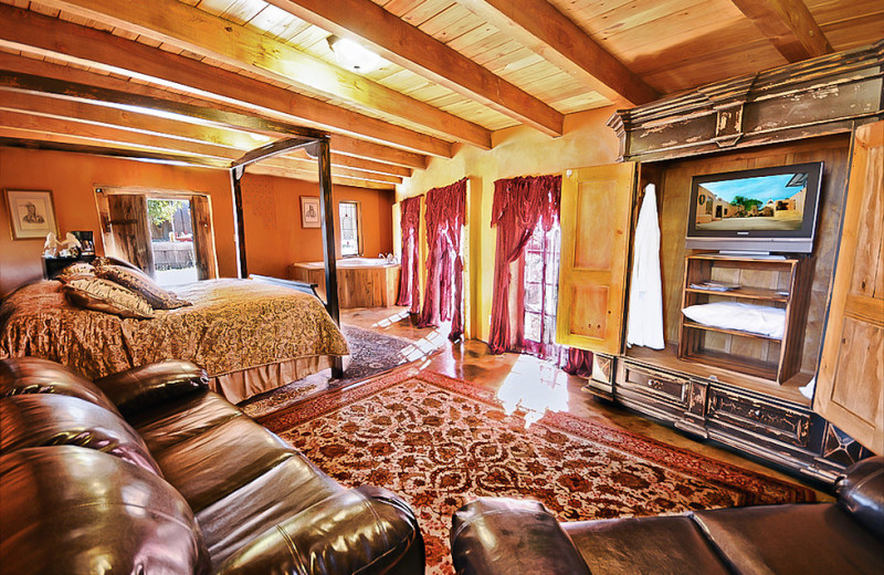 Guest room at Trois Estate at Enchanted Rock.