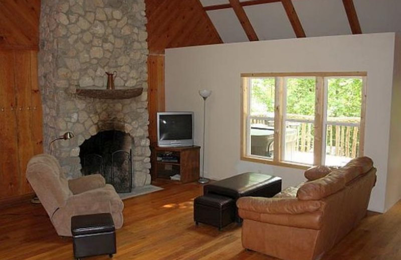 Cabin living room at Red River Gorge Cabin Company.