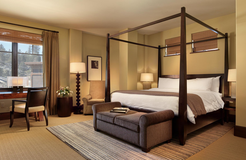 Guest room at 80|50 Mammoth.