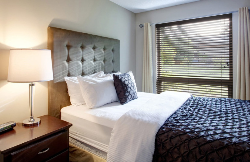 Guest bedroom at Sunrise Ridge Waterfront Resort.