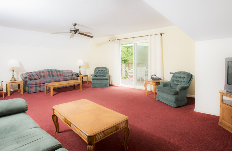 Guest living room at Chelka Lodge.