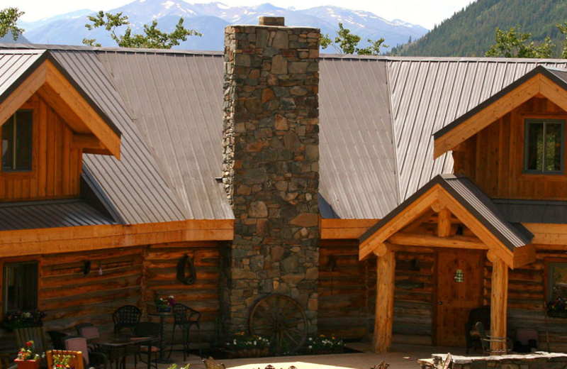 Exterior view of Ts'yl-os Park Lodge.