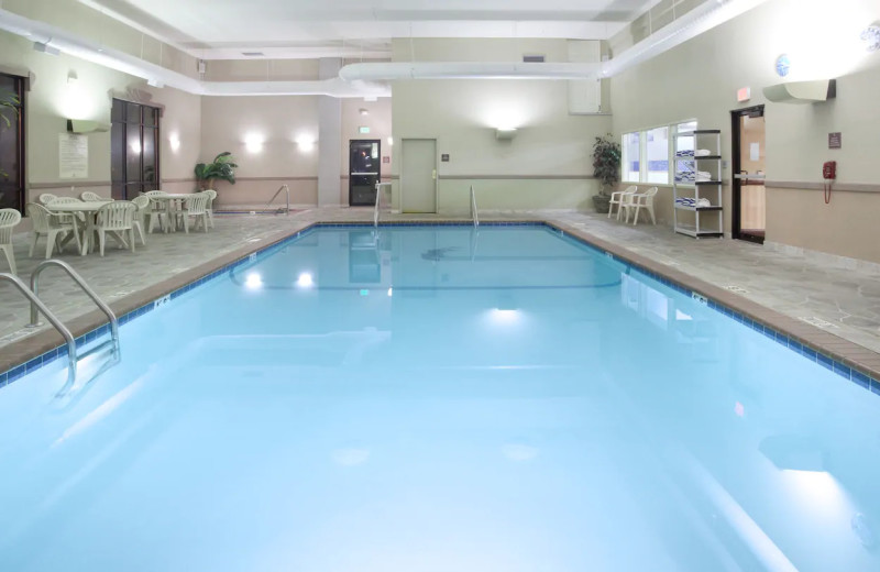 Indoor pool at Hampton Inn Bowling Green, OH.