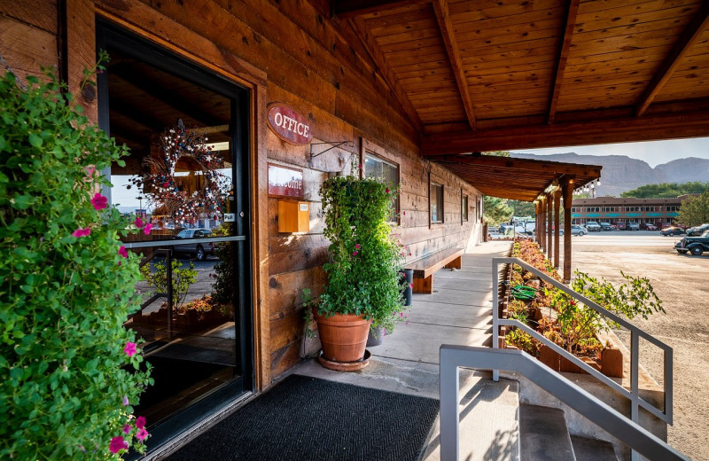 Exterior view of Redstone Inn.