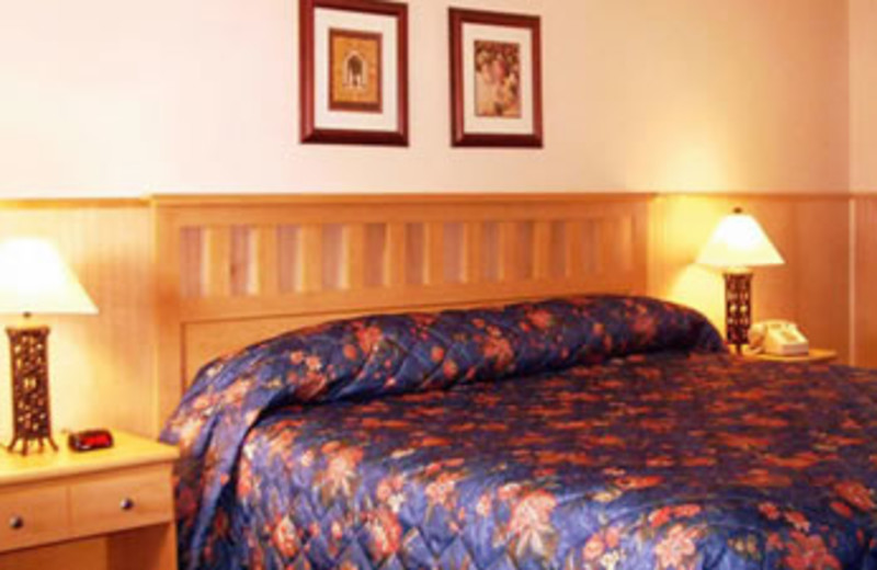 Guest Room at Woodlake Inn