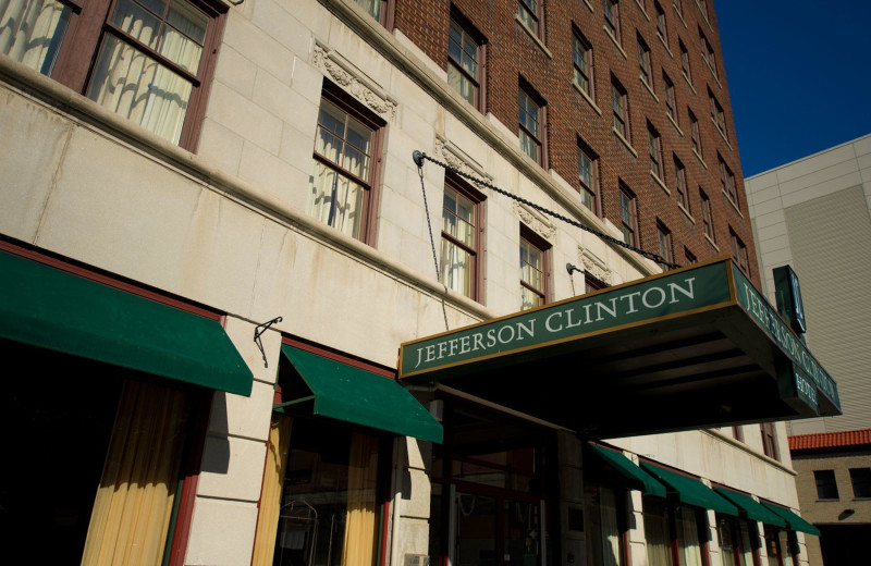 Exterior view of Jefferson Clinton Hotel.