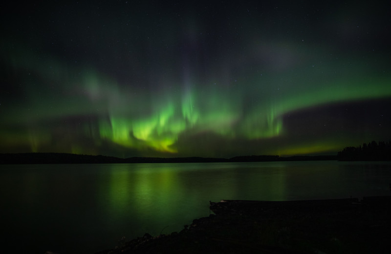 Northern lights at Pakwash Lake Camp.