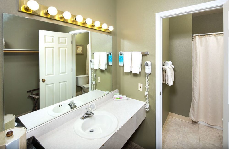 Guest bathroom at Alpen Rose Inn.