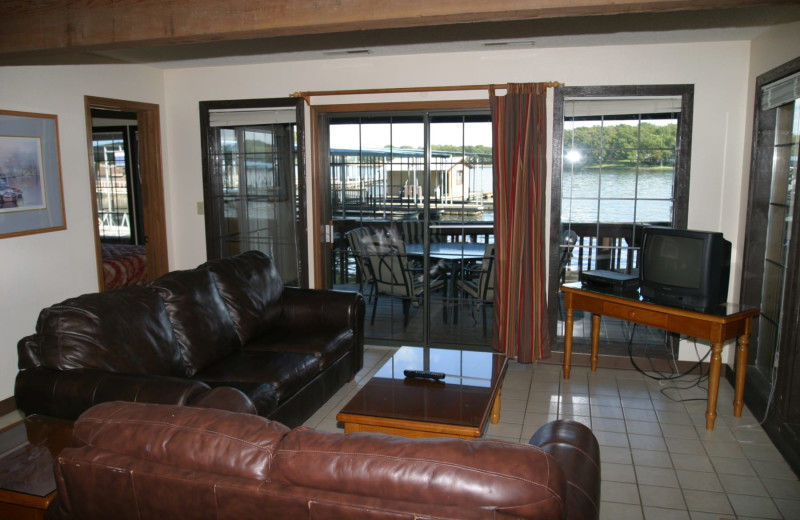 Guest living room at Lakeview Resort - Lake of the Ozarks.