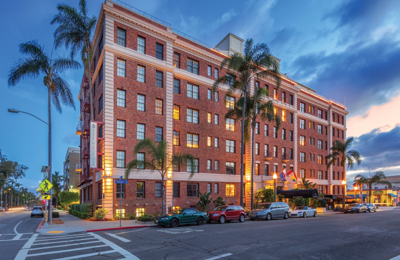 Exterior view of Inn at the Park.