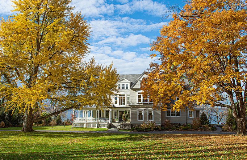 Exterior view of The Inns of Aurora.