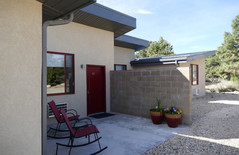 Exterior view of Stone Canyon Inn.