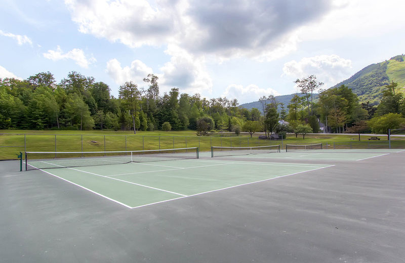 Tennis court at GetAway Vacations.