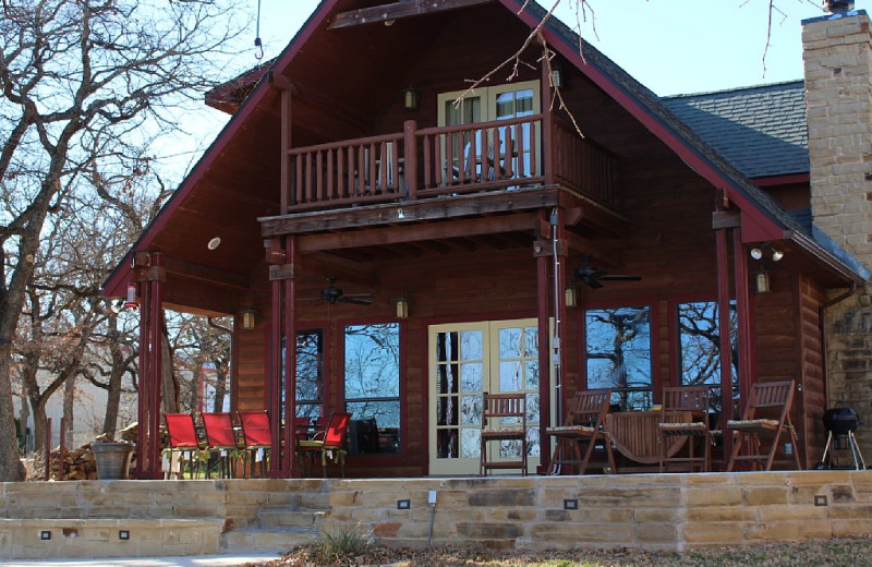 Exterior view of Waterfront Luxury Lake Lodge.