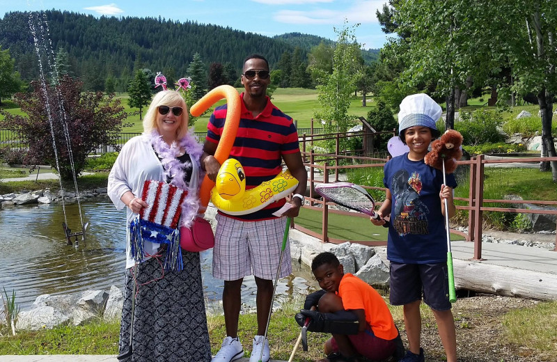 Family mini golf at Stoneridge Resort.