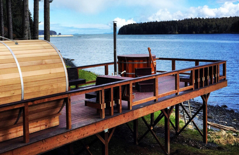 Exterior view of Wilderness Beach Lodge.