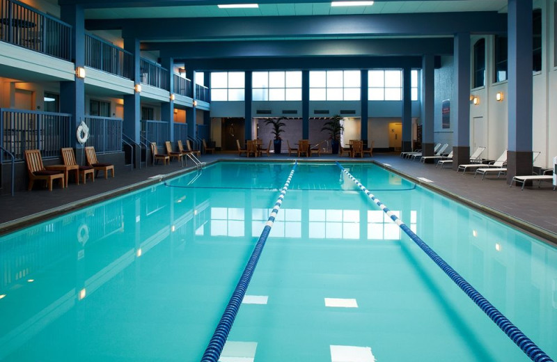 Indoor pool at Crowne Plaza Hotel - Mall of America - Airport.