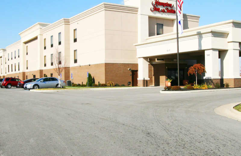 Exterior view of Hampton Inn 