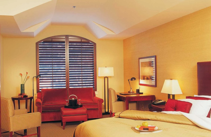 Guest room at The Moorpark Hotel.