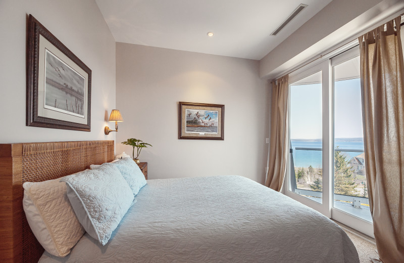 Guest bedroom at Bay Harbor Village Hotel & Conference Center.