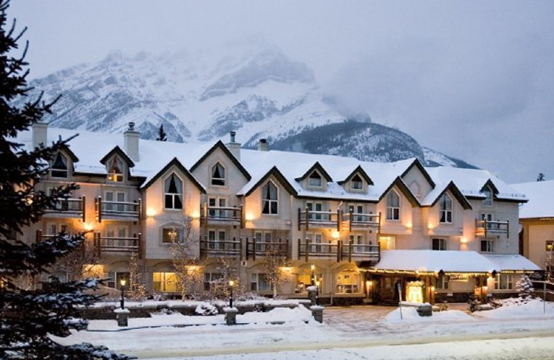 Exterior view of Rundlestone Lodge.