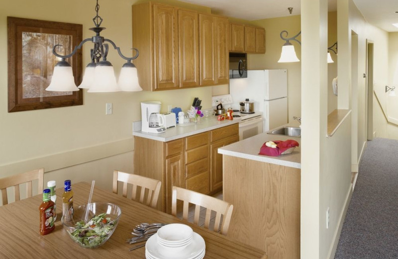 Guest kitchen at Steele Hill Resorts.