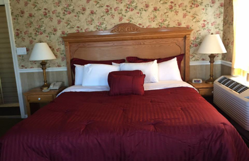 Guest room at Branson Gazebo Inn.