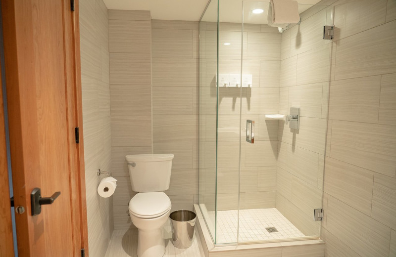 Guest bathroom at Banff Ptarmigan Inn.