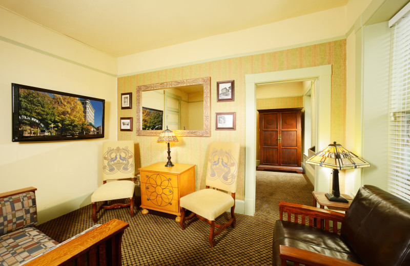 Guest suite at 1905 Basin Park Hotel.