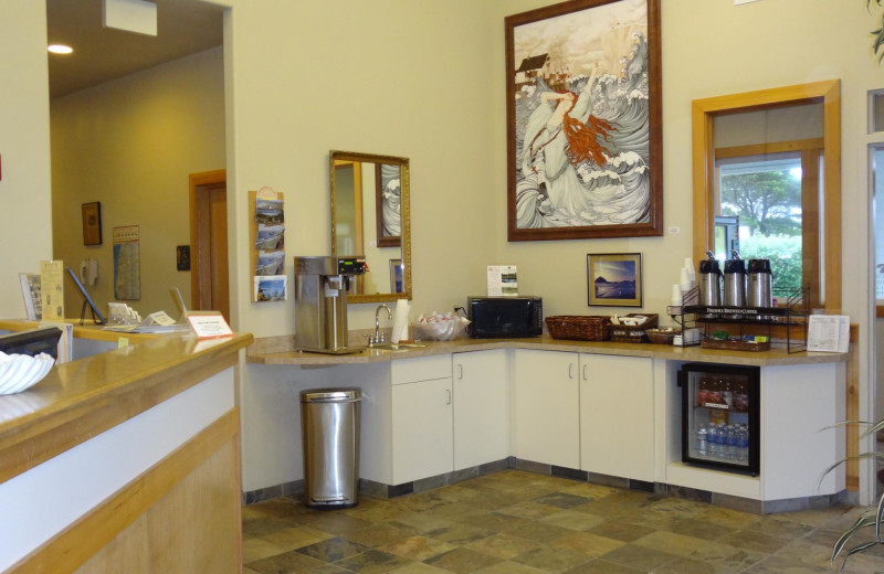 Breakfast room at Sunset Oceanfront Lodging.