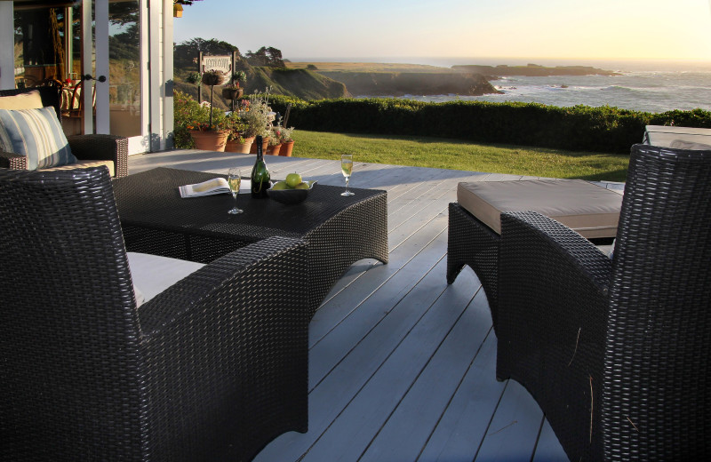 Guest patio at Agate Cove Inn.