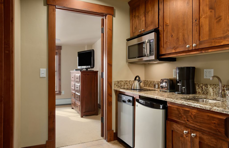 Guest kitchen at Grand Lodge on Peak 7.