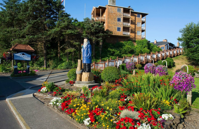 Exterior grounds at Hallmark Resort in Cannon Beach.