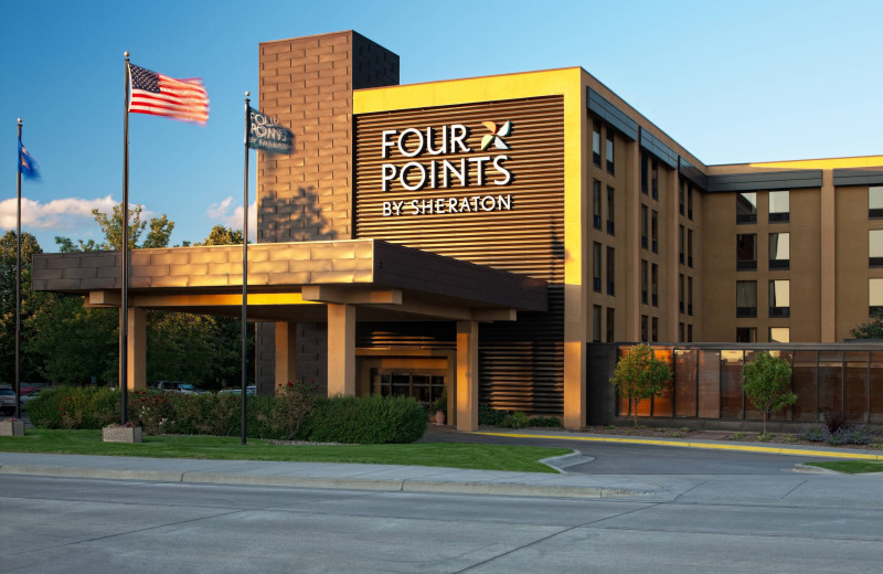 Exterior view of Four Points by Sheraton Minneapolis Airport.