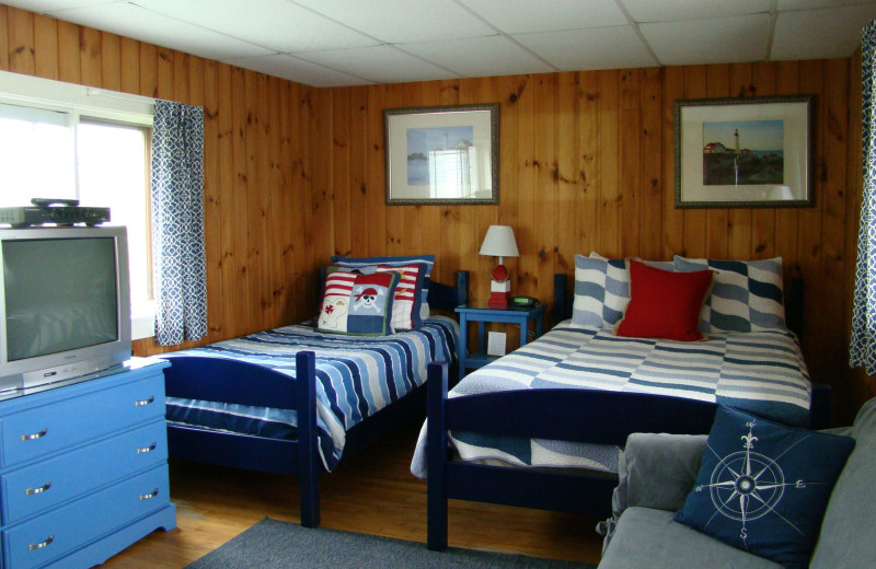 Motel bedroom at Bay Leaf Cottages & Bistro.