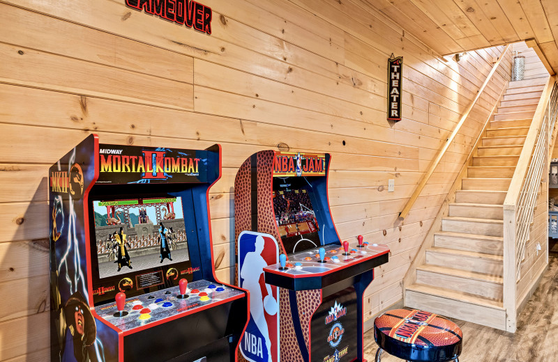 Arcade at American Patriot Getaways - Sugar Bear.