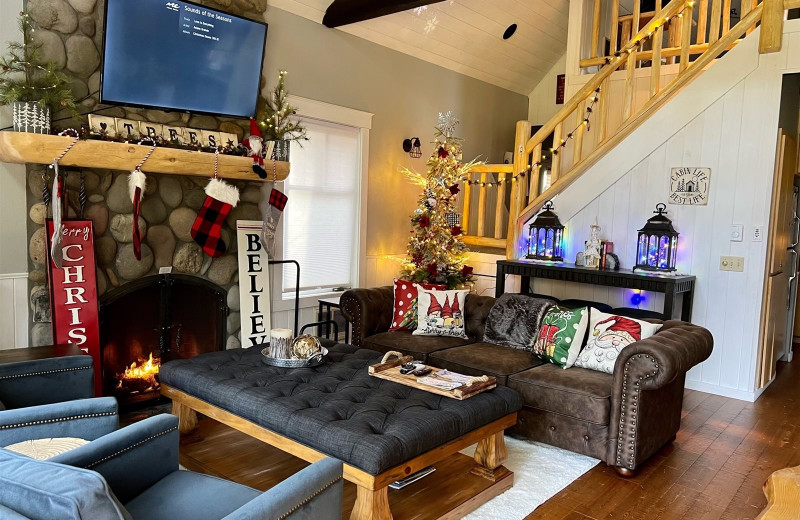 Christmas at Sisters Vacation Rentals.