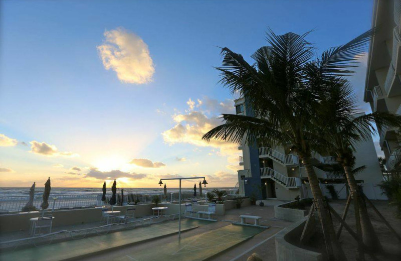 Exterir view of Shoreline Island Resort.