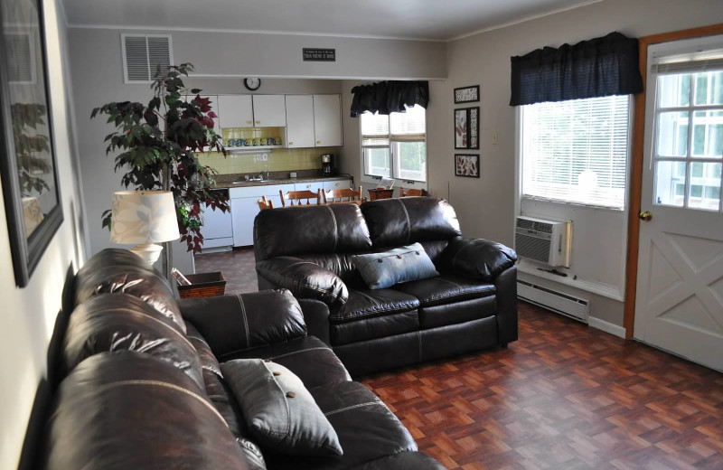 Guest cabin at Lake Breeze Resort.