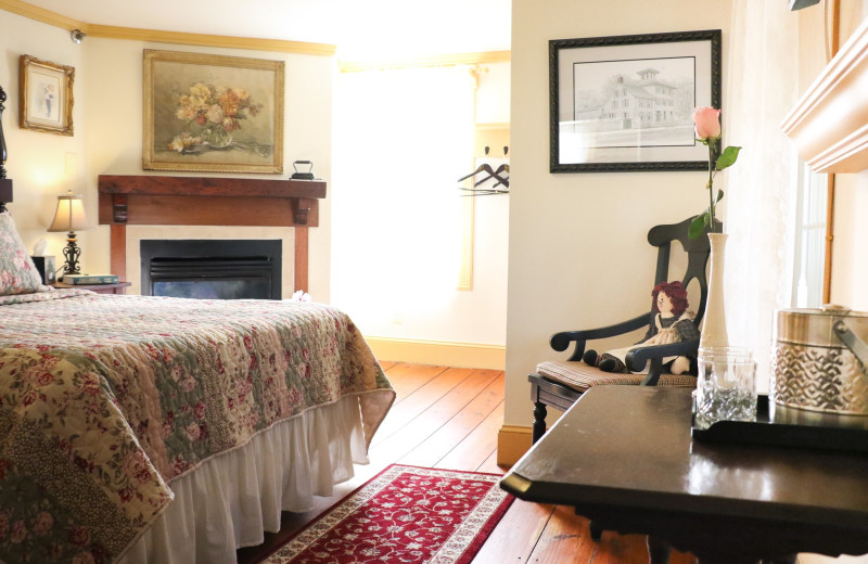 Guest room at Dr. Jonathan Pitney House.