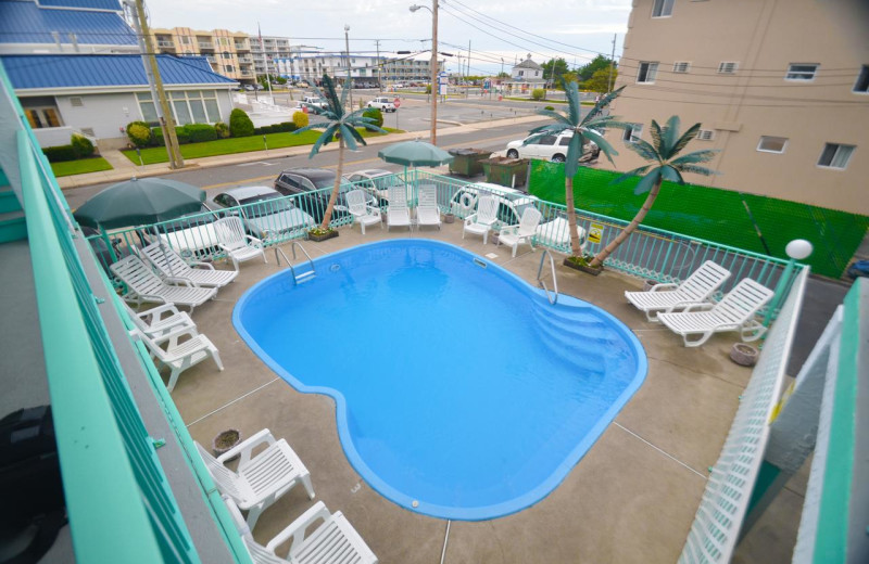 Outdoor pool at Sea Scape Inn.