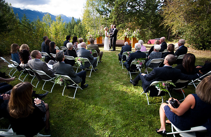 Wedding at Cedar House Restaurant & Chalets.