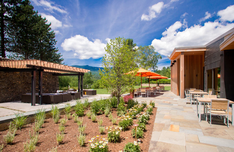 Outdoor dining at Topnotch Resort.