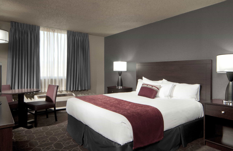 Guest room at Edgewater Hotel 