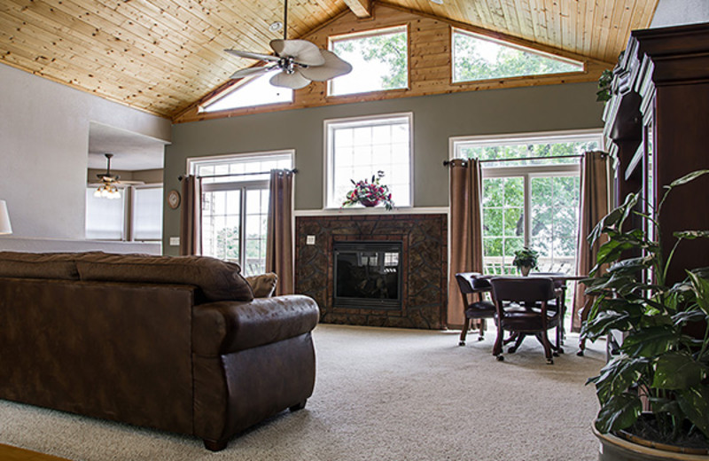 Rental living room at Branson Vacation Houses.