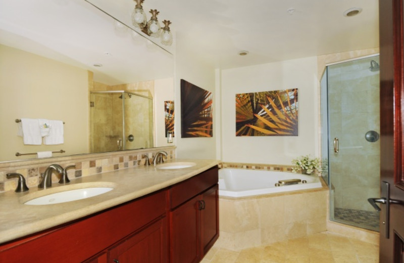 Vacation rental bathroom at Kauai Calls!