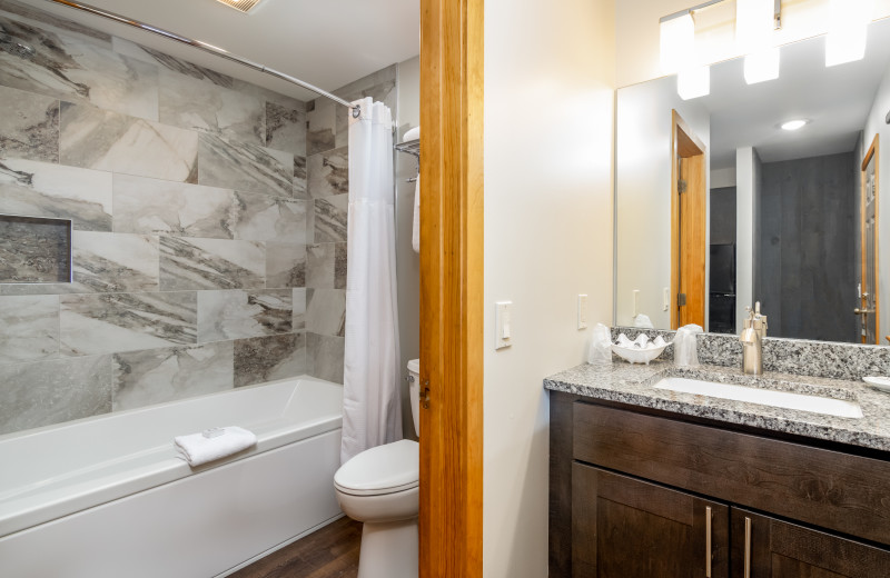 Guest bathroom at Grey Fox Inn.